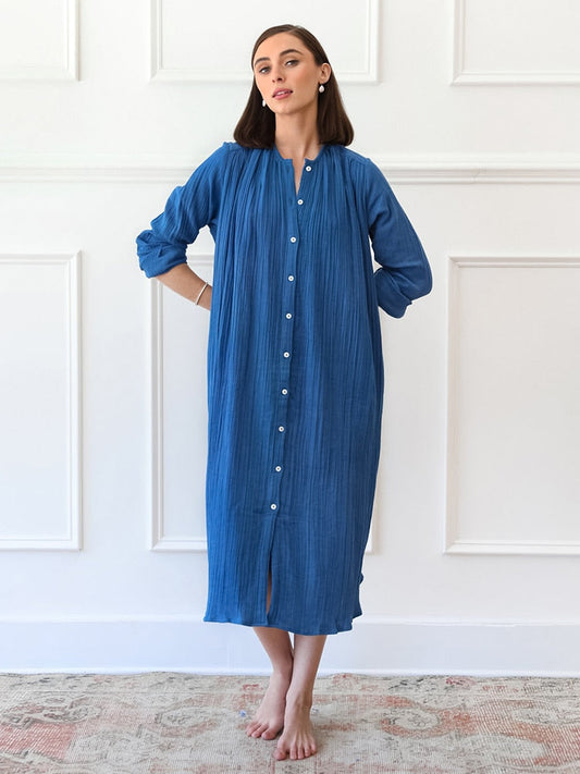 Elegant summer nightdress with three-quarter sleeves