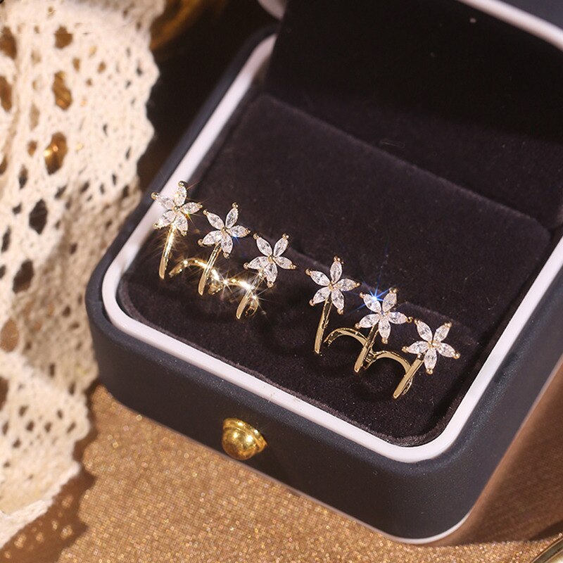 stud earings with zircon flower